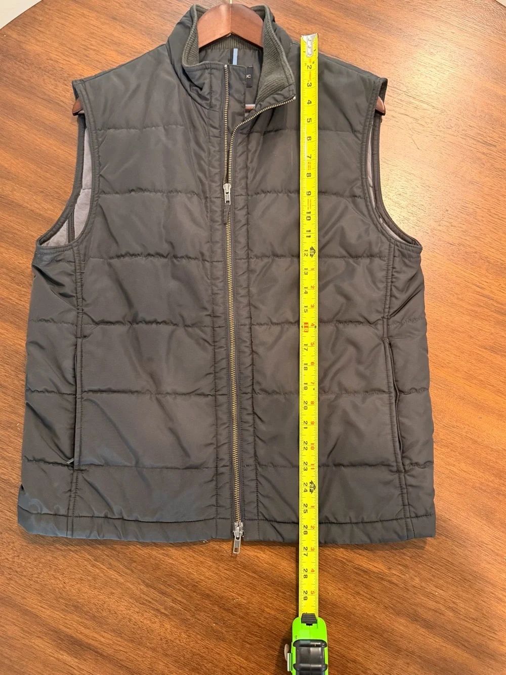 Banana Republic Men’s Black Quilted Puffer Vest Size Medium